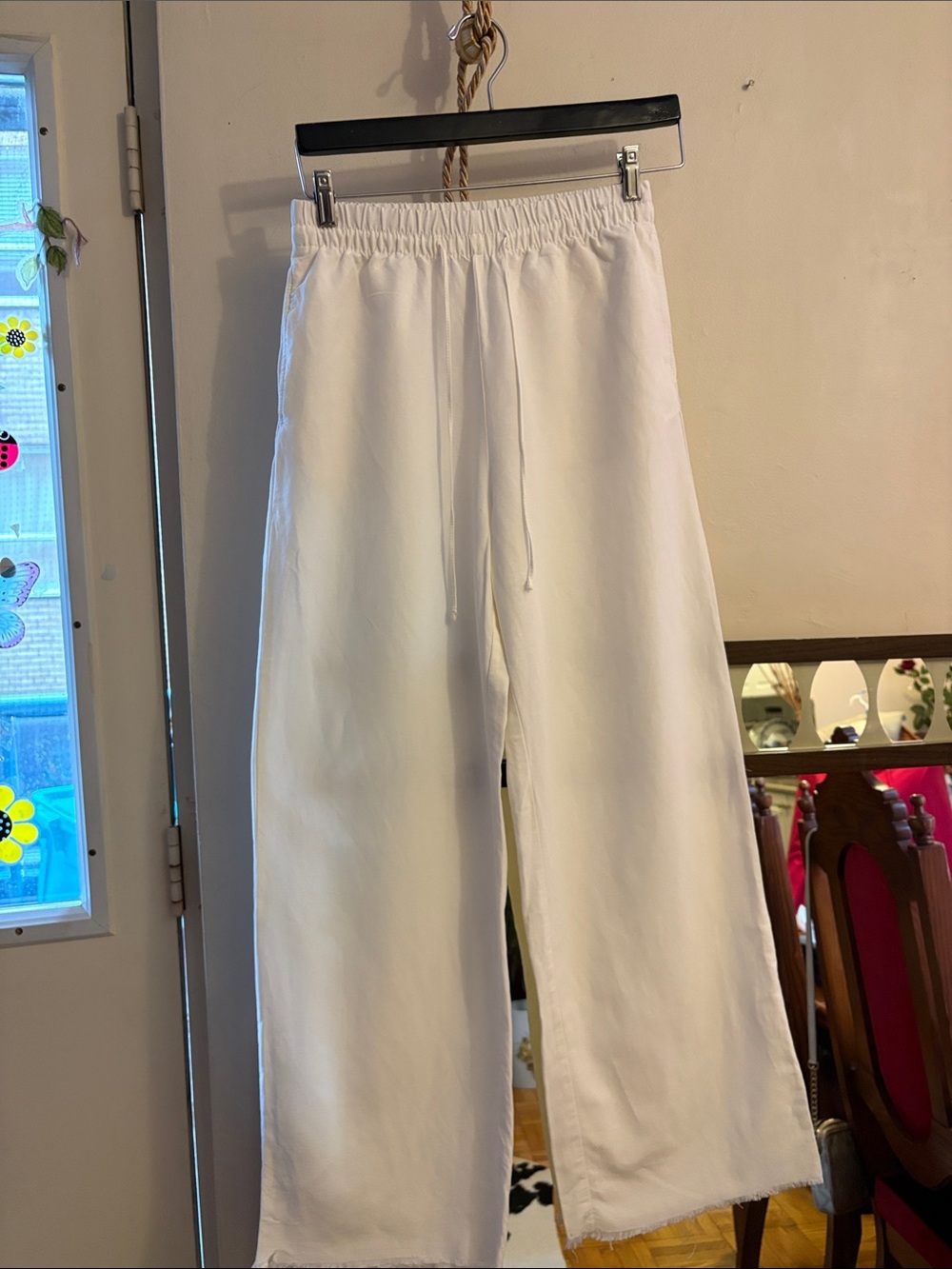 H&M White Straight-Leg Drawstring Waist Pants. Cotton. Linen. Viscose